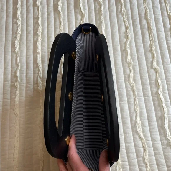 Tory Burch appliqué Bermuda bag-excellent condition - Picture 6 of 8